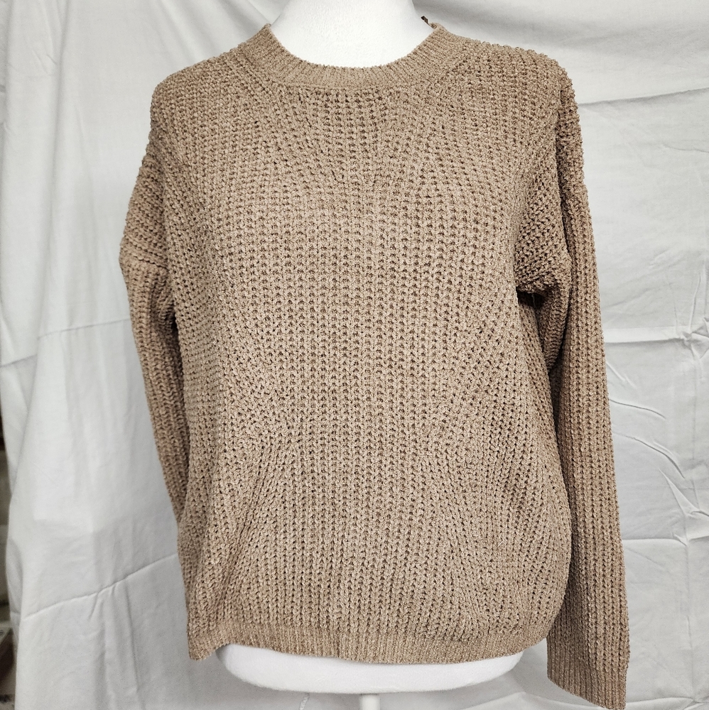 Women's cut out sweater size medium